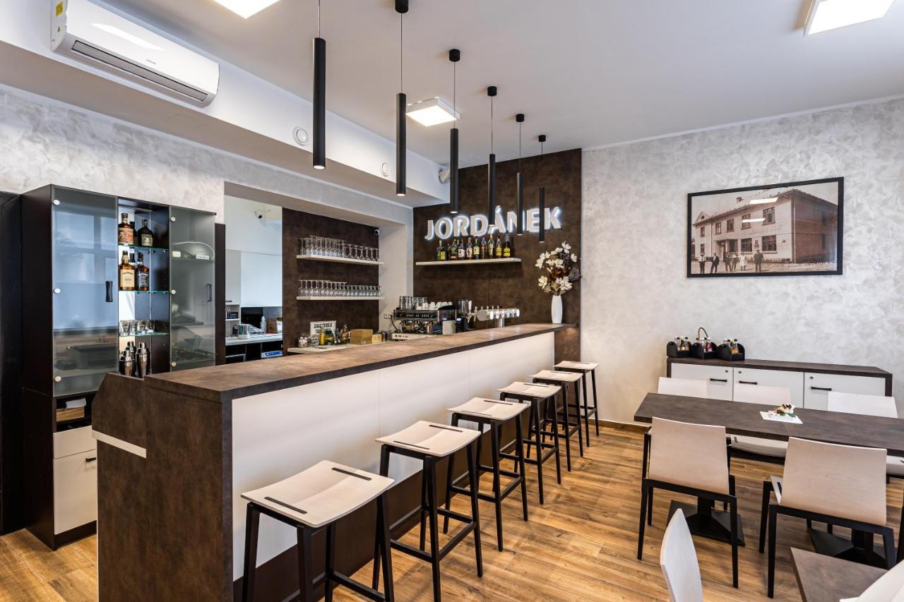 Hotel Jordanek Opočno Extérieur photo