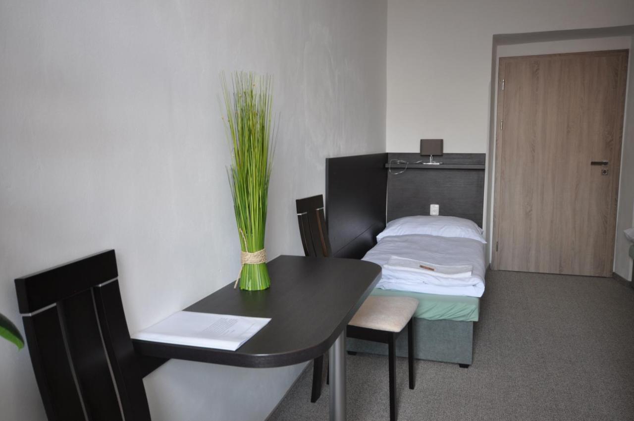 Hotel Jordanek Opočno Extérieur photo