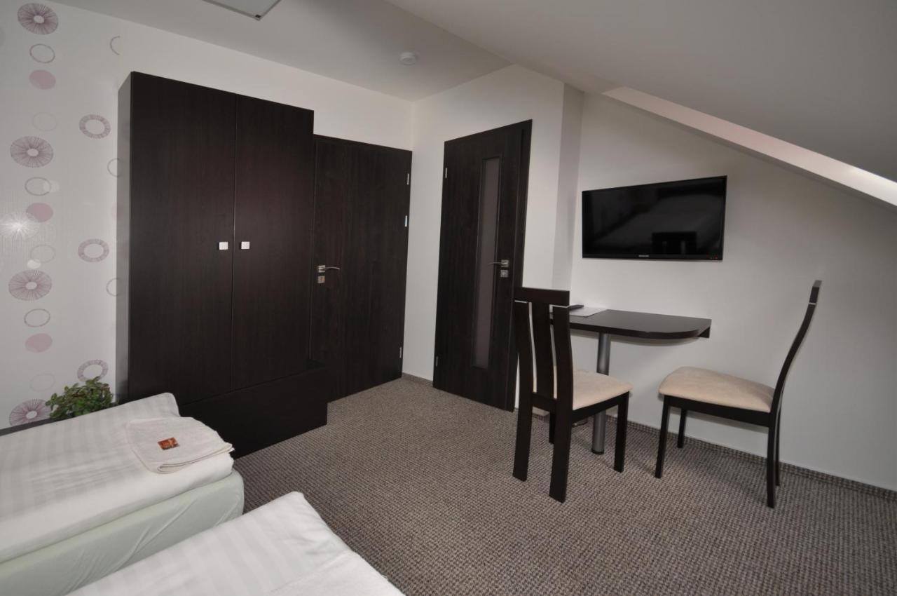 Hotel Jordanek Opočno Extérieur photo