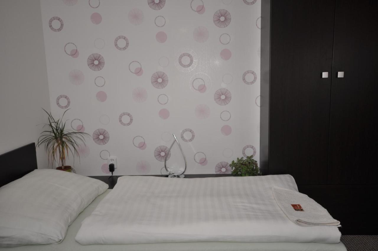 Hotel Jordanek Opočno Extérieur photo