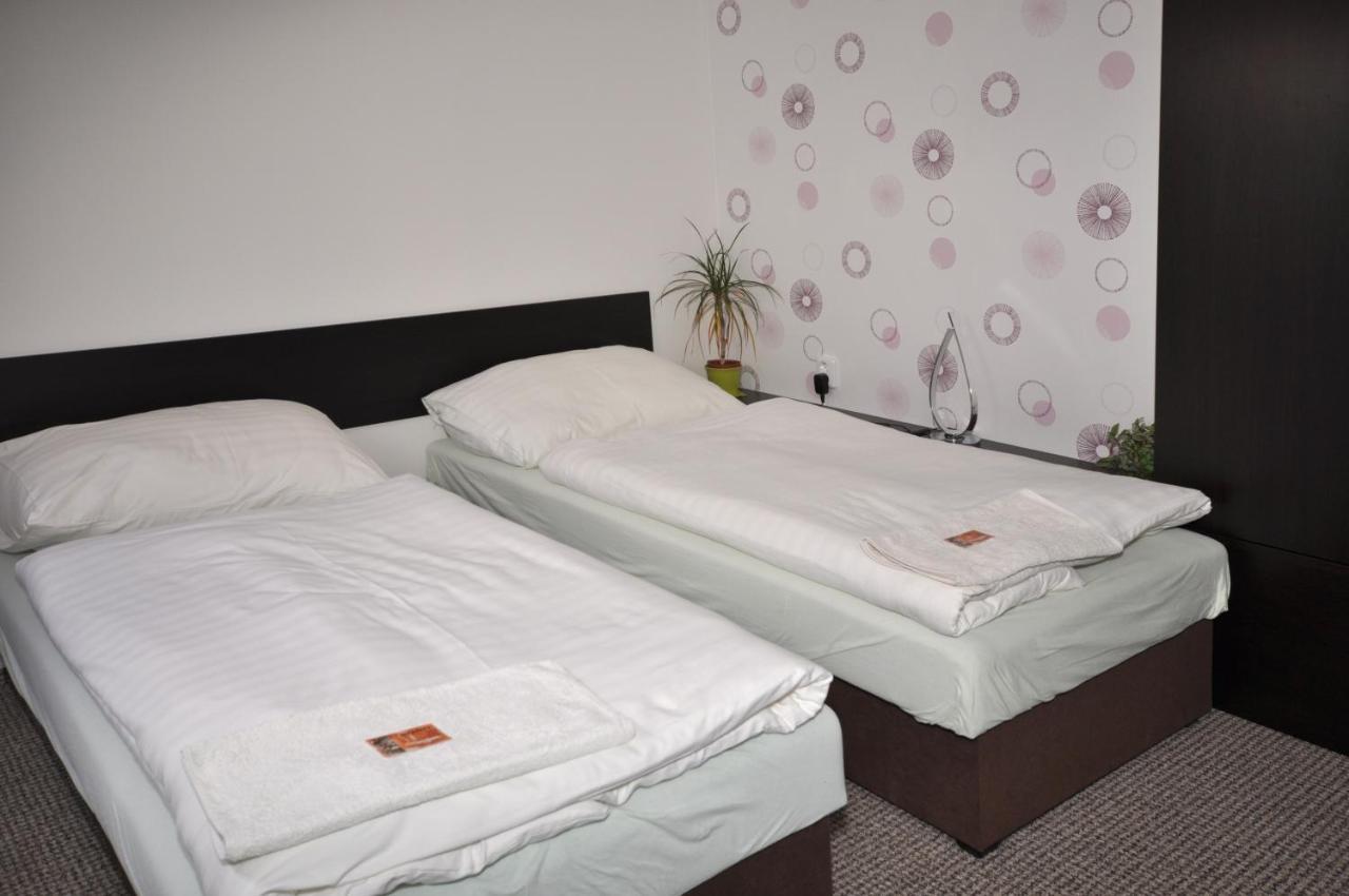 Hotel Jordanek Opočno Extérieur photo