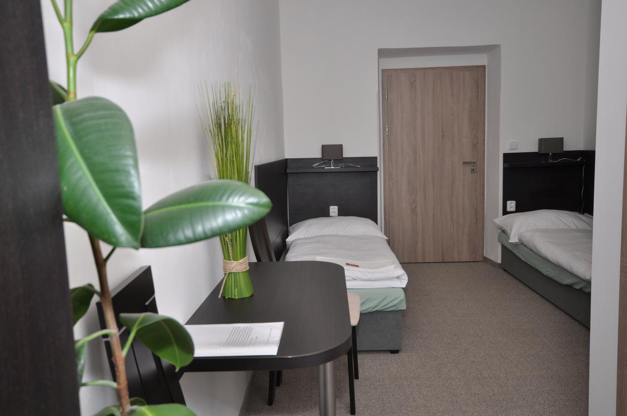 Hotel Jordanek Opočno Extérieur photo