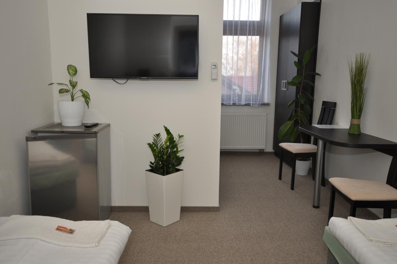 Hotel Jordanek Opočno Extérieur photo