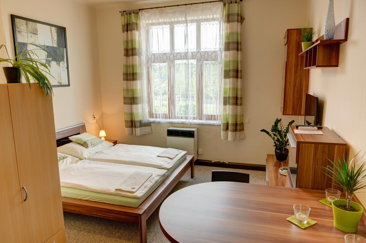 Hotel Jordanek Opočno Extérieur photo