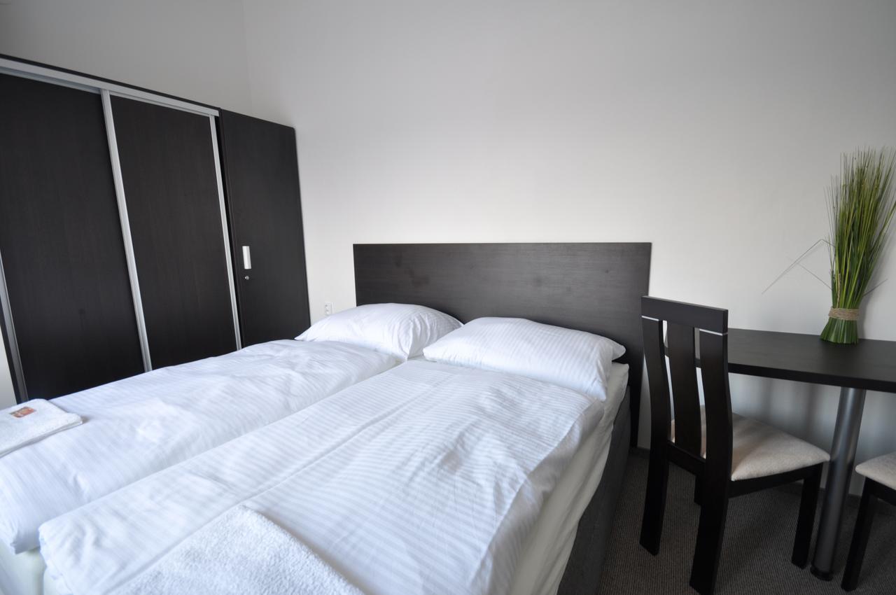 Hotel Jordanek Opočno Extérieur photo