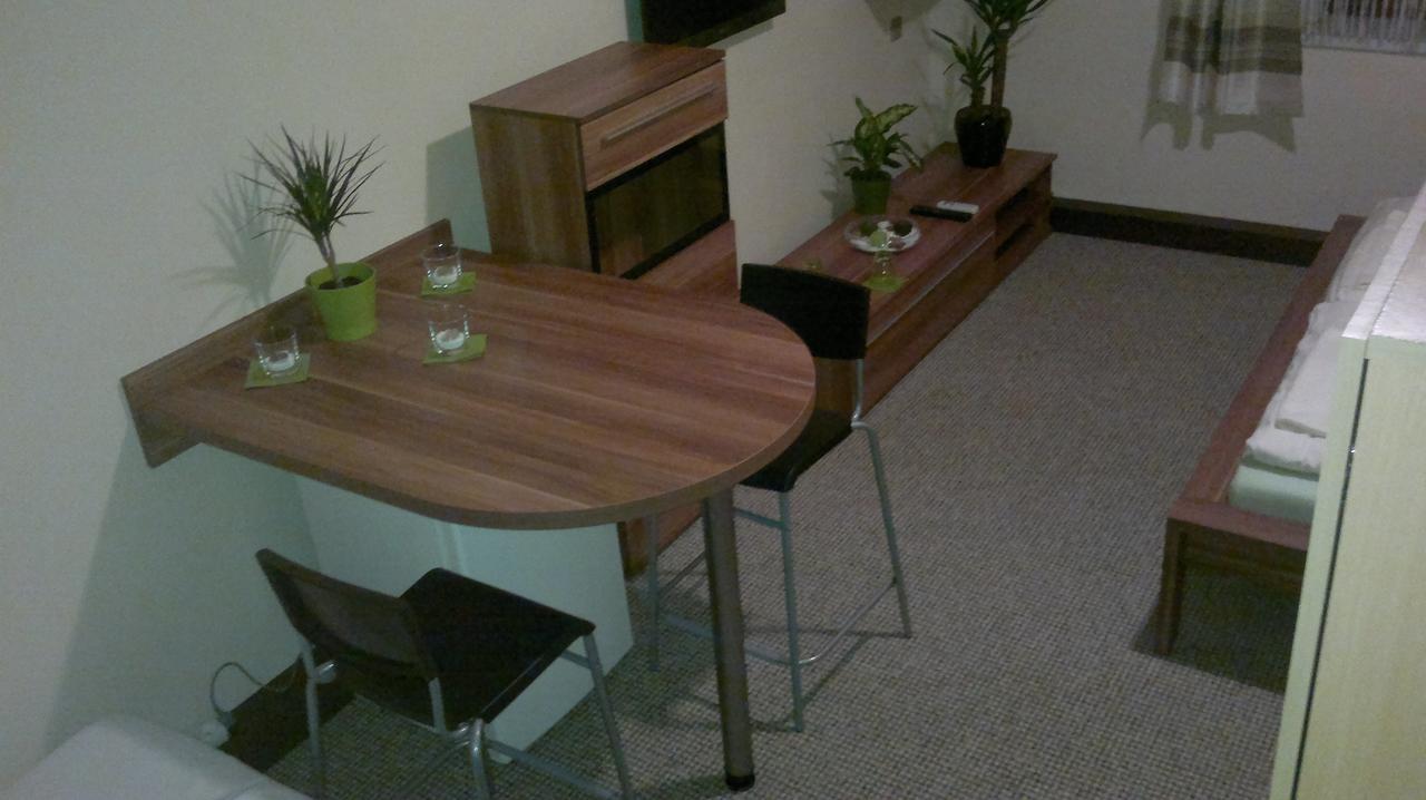 Hotel Jordanek Opočno Extérieur photo