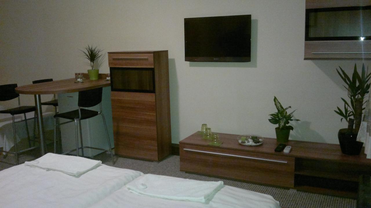 Hotel Jordanek Opočno Extérieur photo