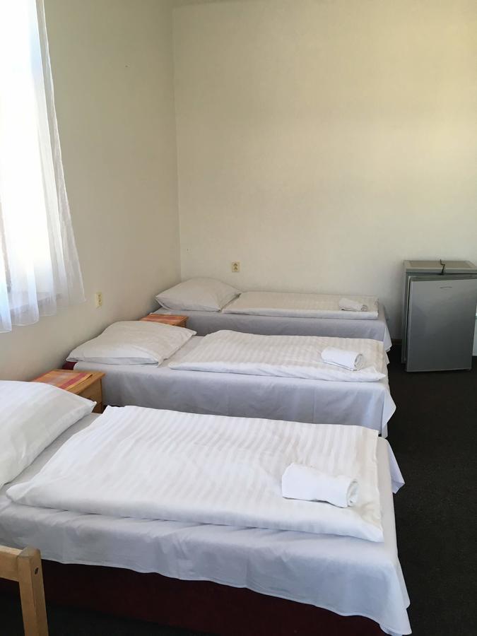 Hotel Jordanek Opočno Extérieur photo