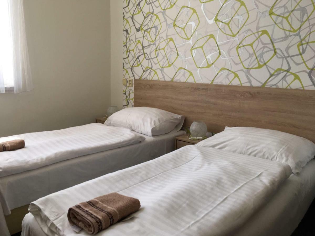Hotel Jordanek Opočno Extérieur photo